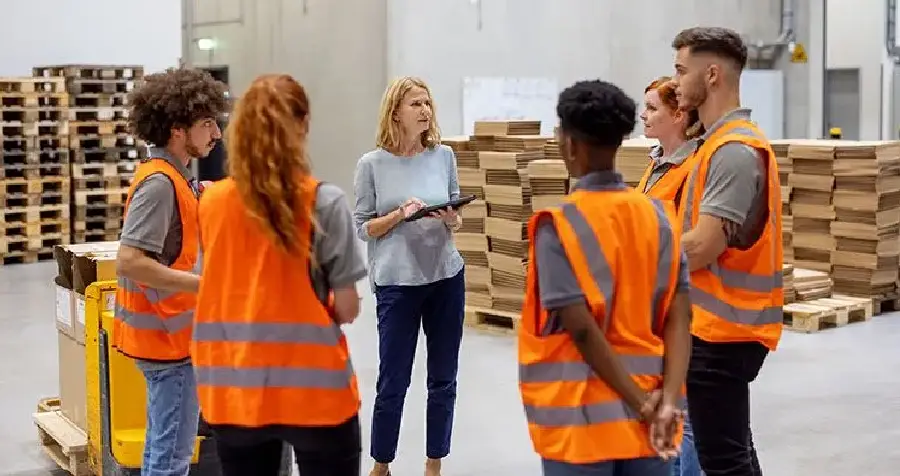 آوسبیلدونگ کارشناس حمل و نقل و لجستیک