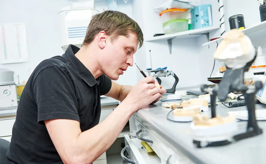 آوسبیلدونگ دندان سازی در آلمان