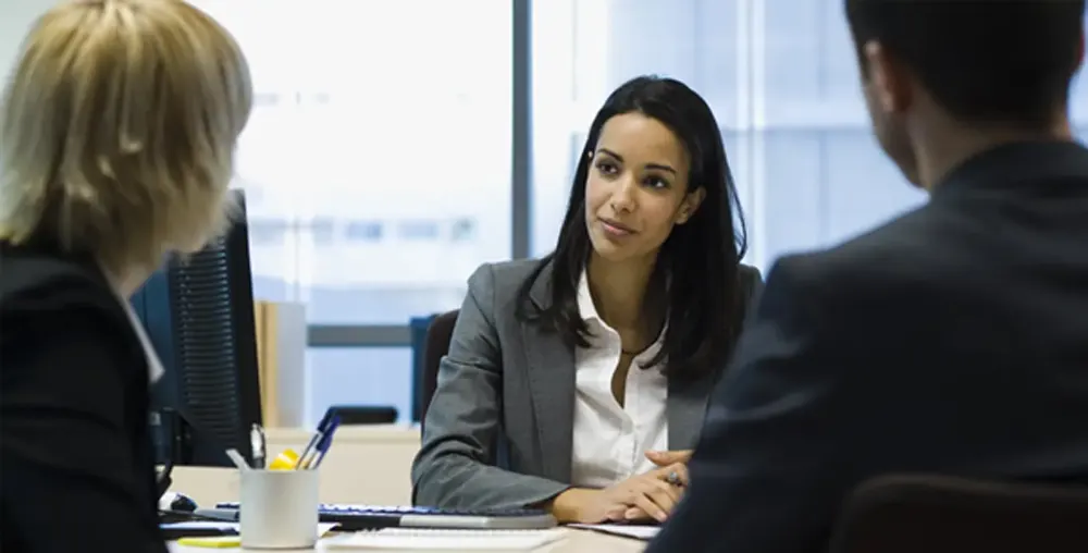 آوسبیلدونگ کارشناس بیمه از رشته های پردرآمد آوسبیلدونگ آلمان